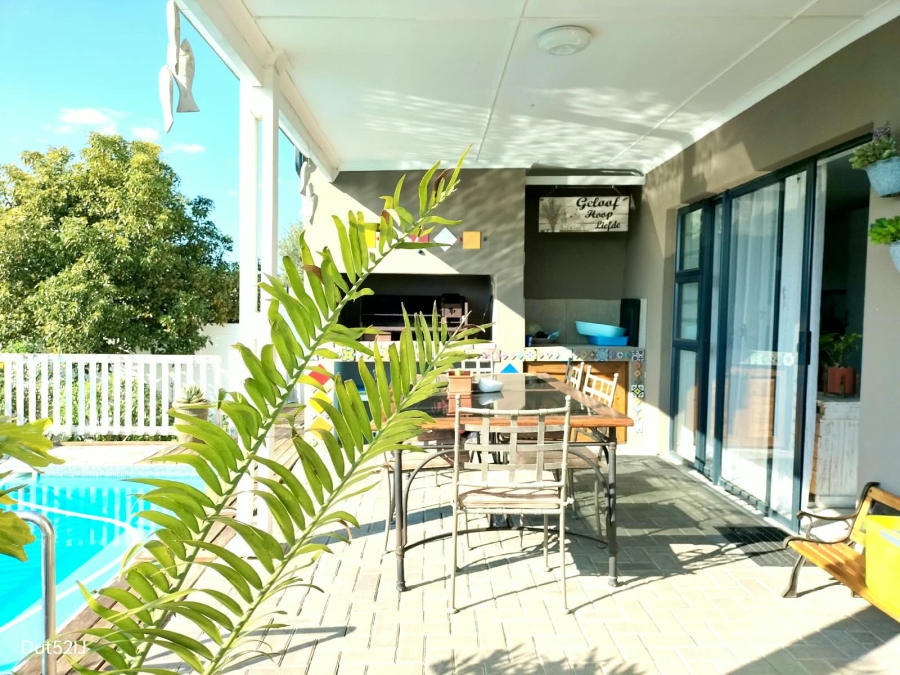 2 Bedroom Property for Sale in Reebok Western Cape